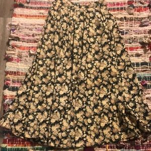 High waist floral skirt